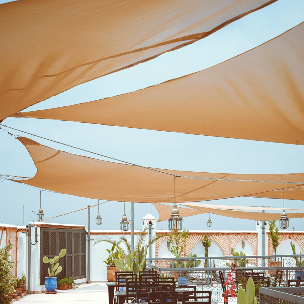 Toldo vela triangular: garantía de protección 