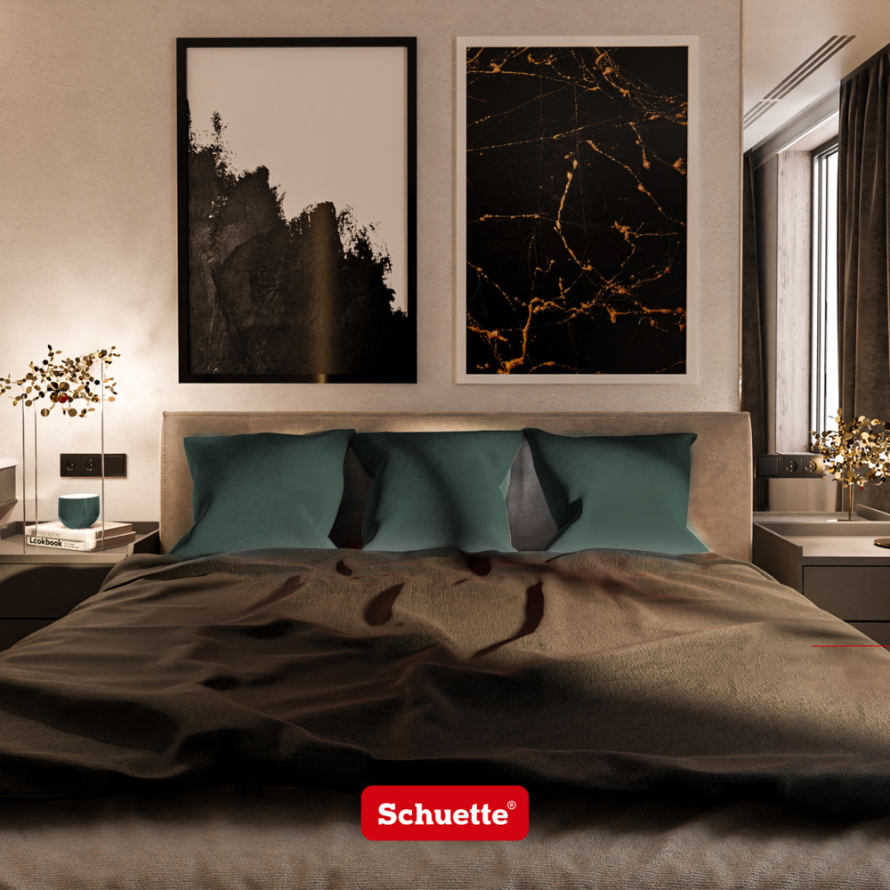 Cuscini decorativi in velluto su un letto in camera da letto