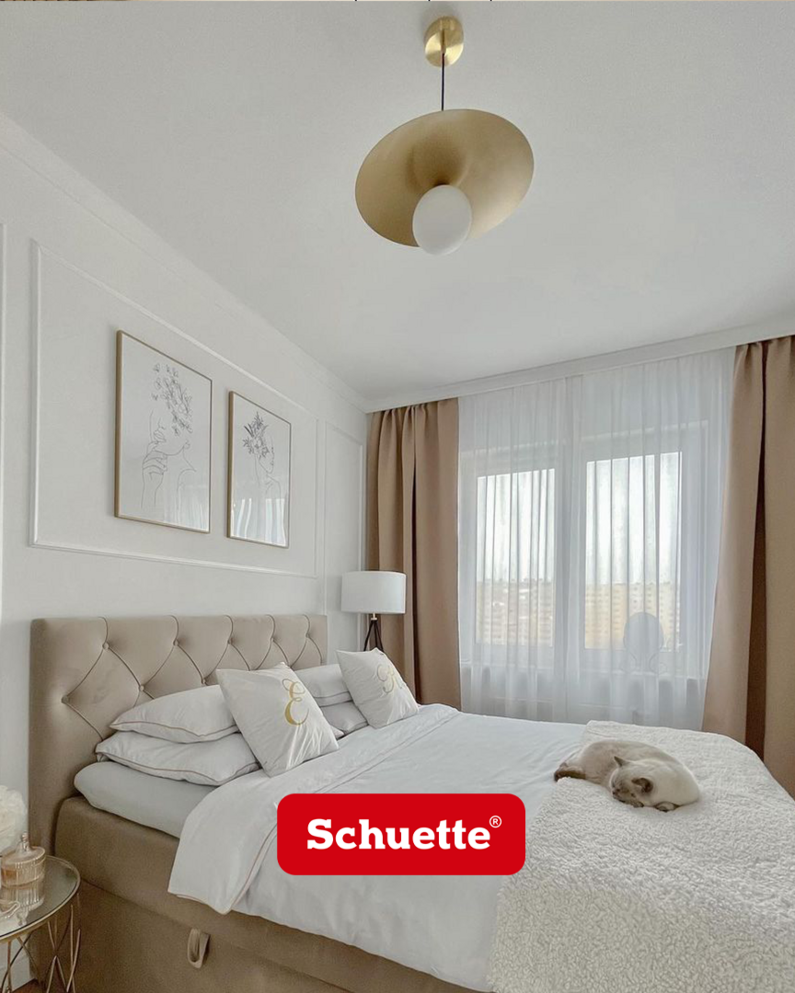 Rideaux dans une chambre à coucher