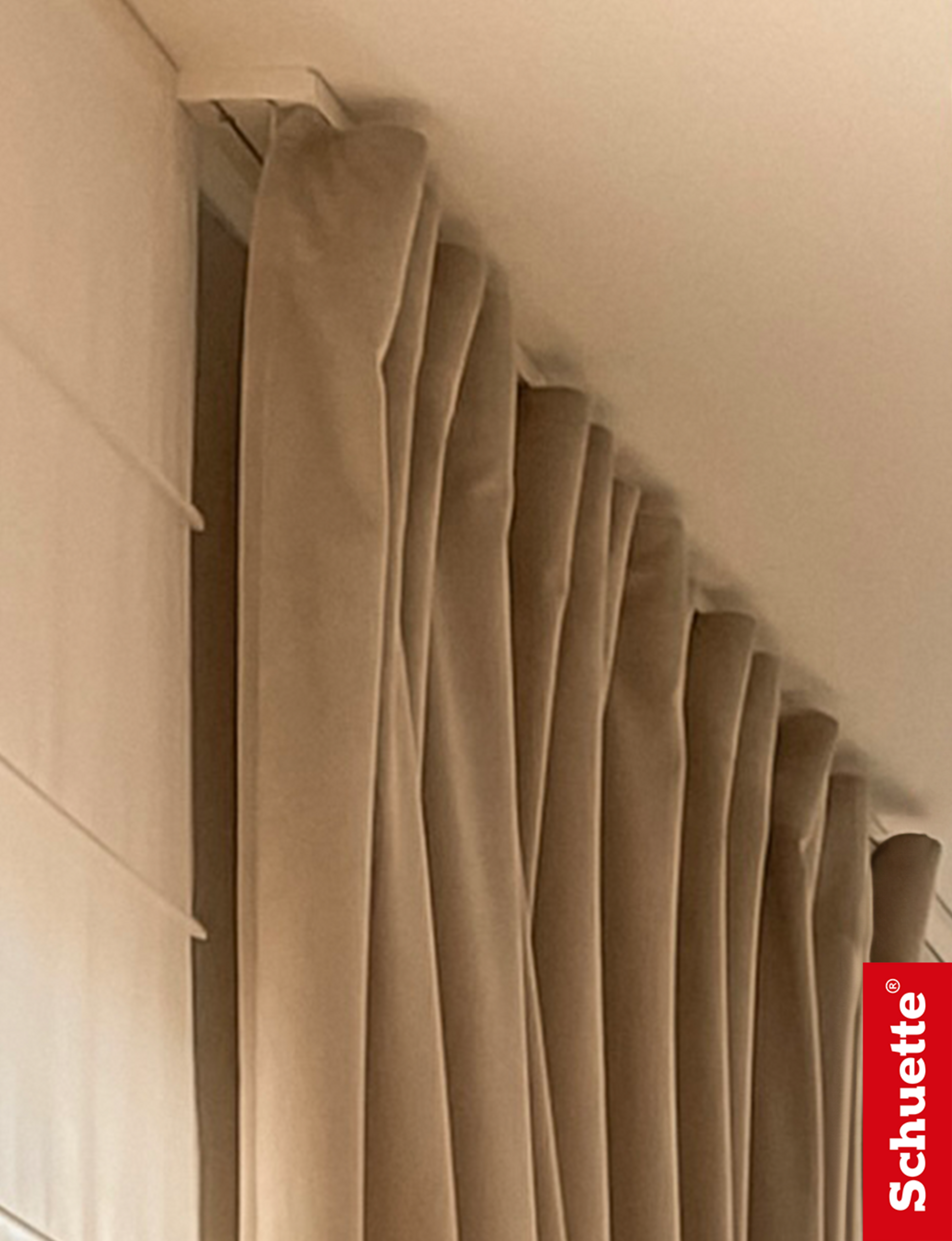 Rideau thermique avec bande tunnel