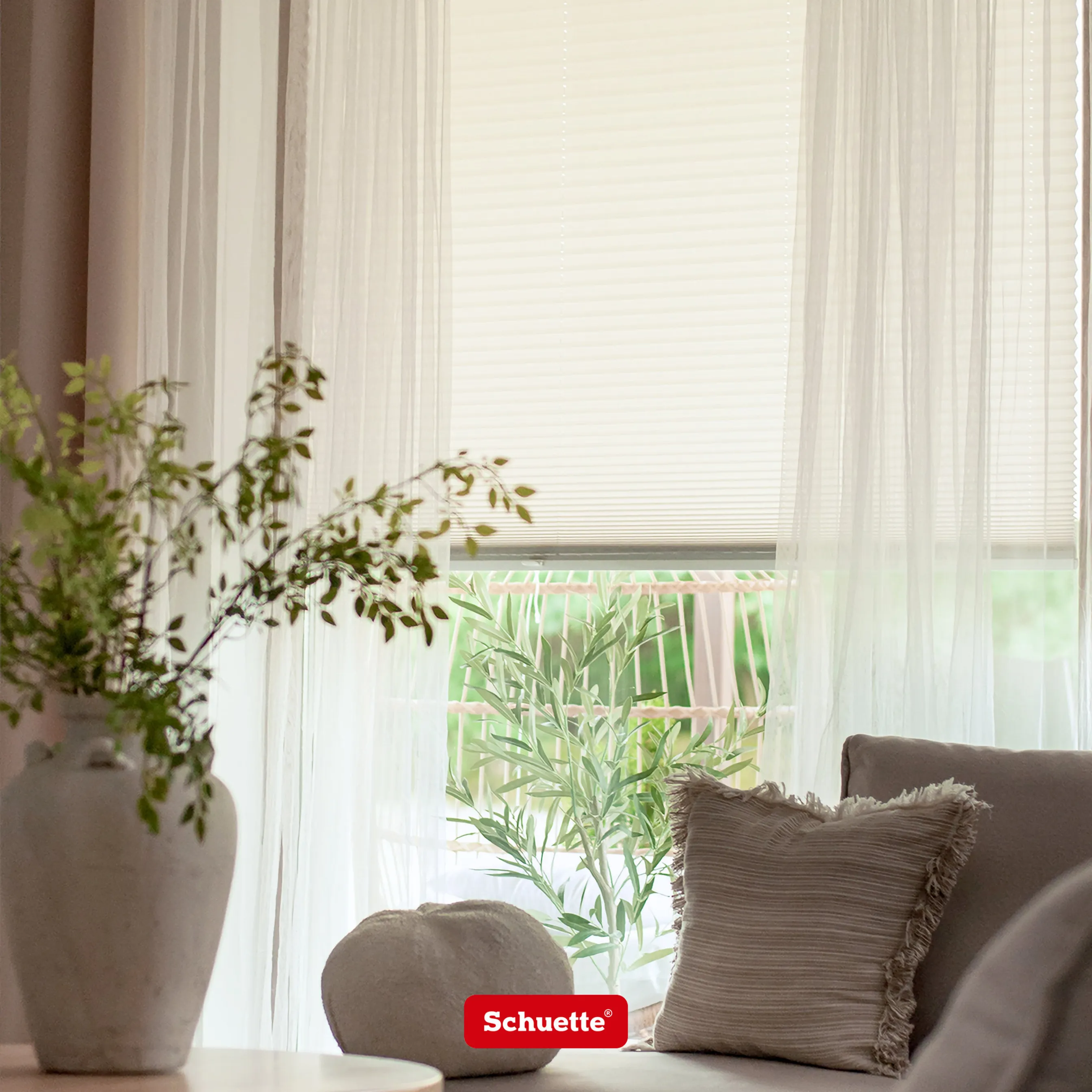 Schuette® Plissee ohne Bohren nach Maß • Suprafix Halterung “Zum Kleben” • Thermo Kollektion: Sandstone (Beige) • Profilfarbe: Weiß